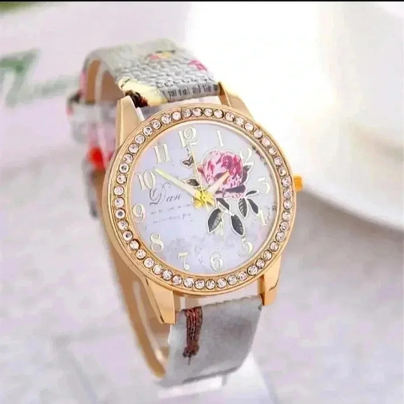Rose Pattern Fashion Pointer Wrist Quartz WatchWith Leather Strap Ladies..NWT - Picture 1 of 3